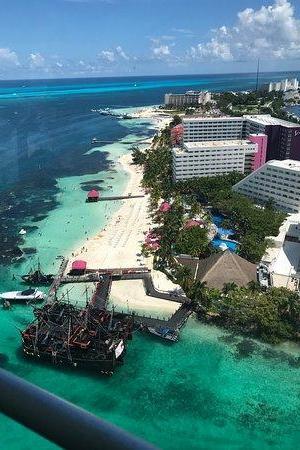 Torre Escénica del Embarcadero de Cancún